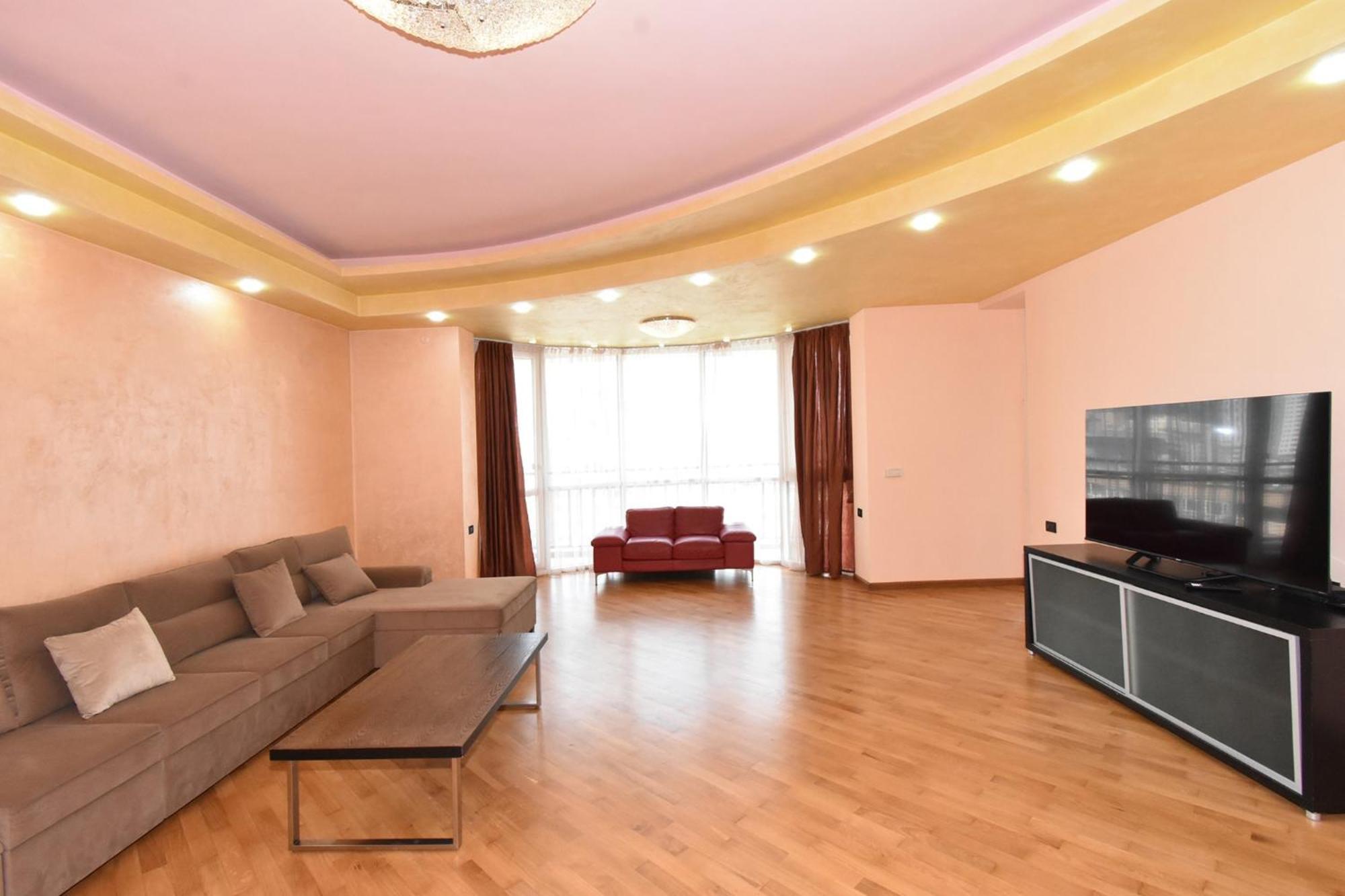 Amiryan Street, 3 Bedrooms Grand And Sunny Apartmet Am2711 Ереван Екстериор снимка