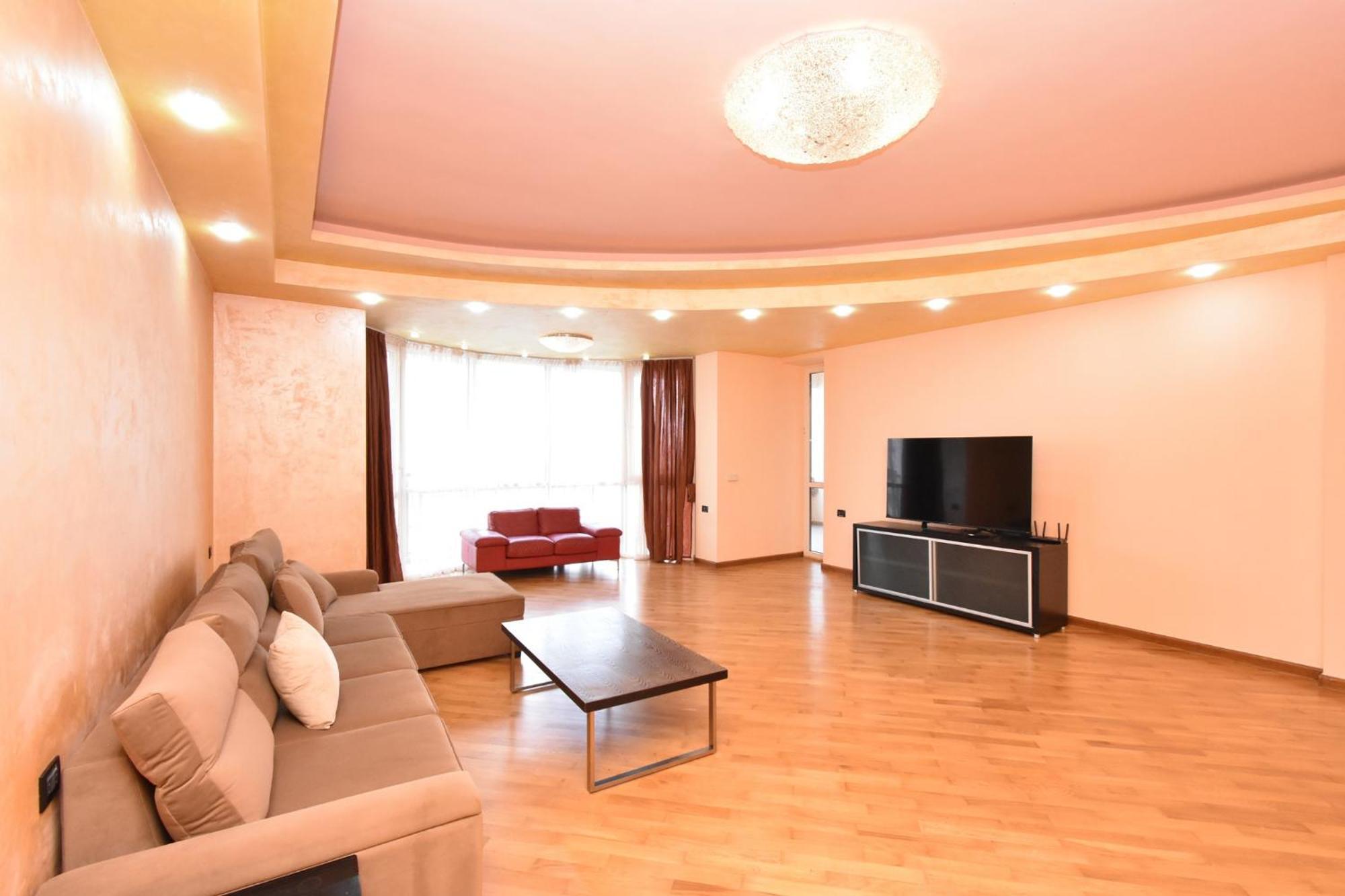 Amiryan Street, 3 Bedrooms Grand And Sunny Apartmet Am2711 Ереван Екстериор снимка