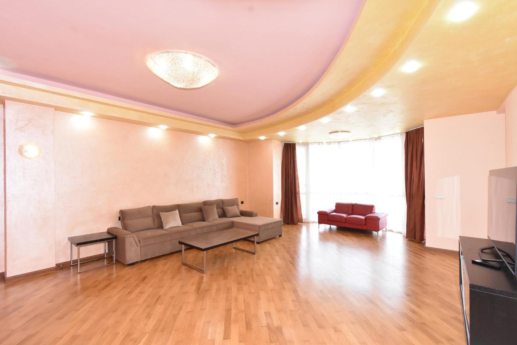 Amiryan Street, 3 Bedrooms Grand And Sunny Apartmet Am2711 Ереван Екстериор снимка